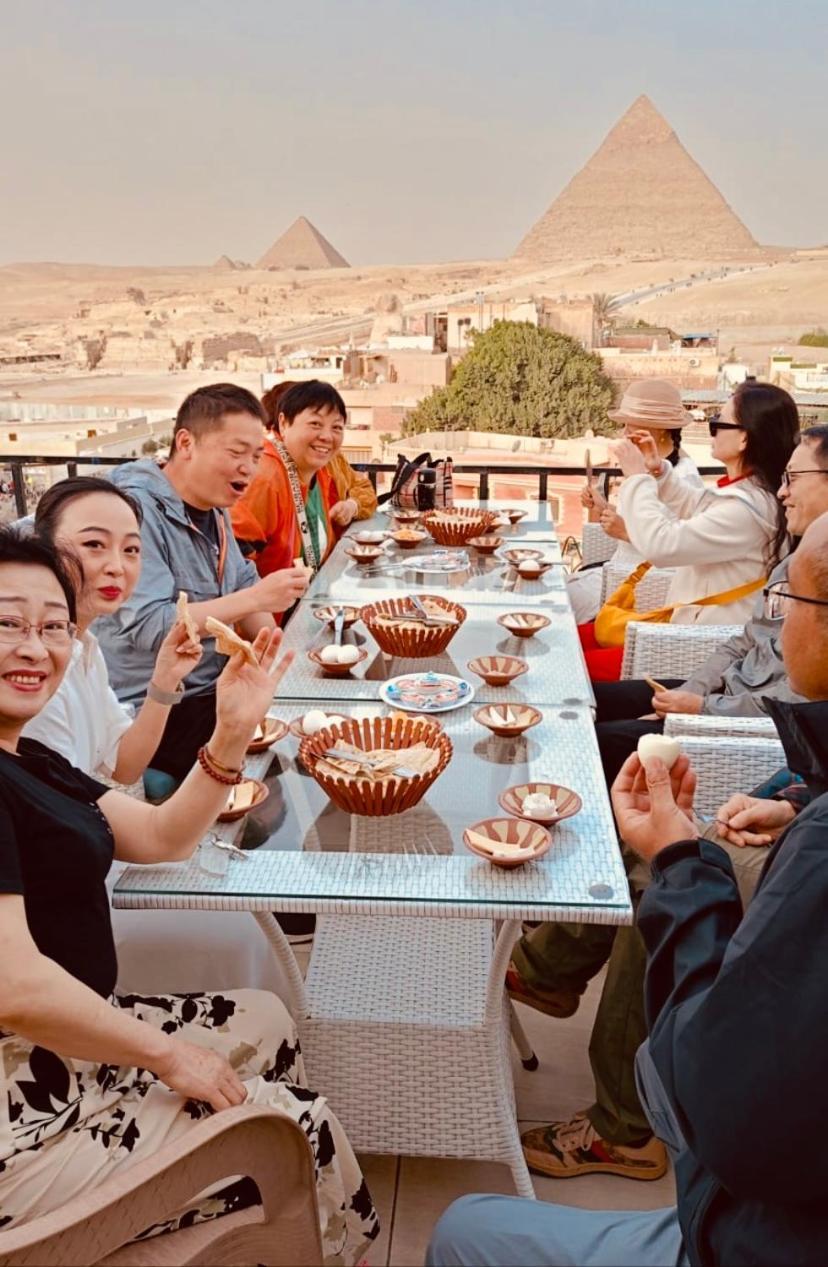 Golden Pyramids Inn Kafret el-Gabal エクステリア 写真