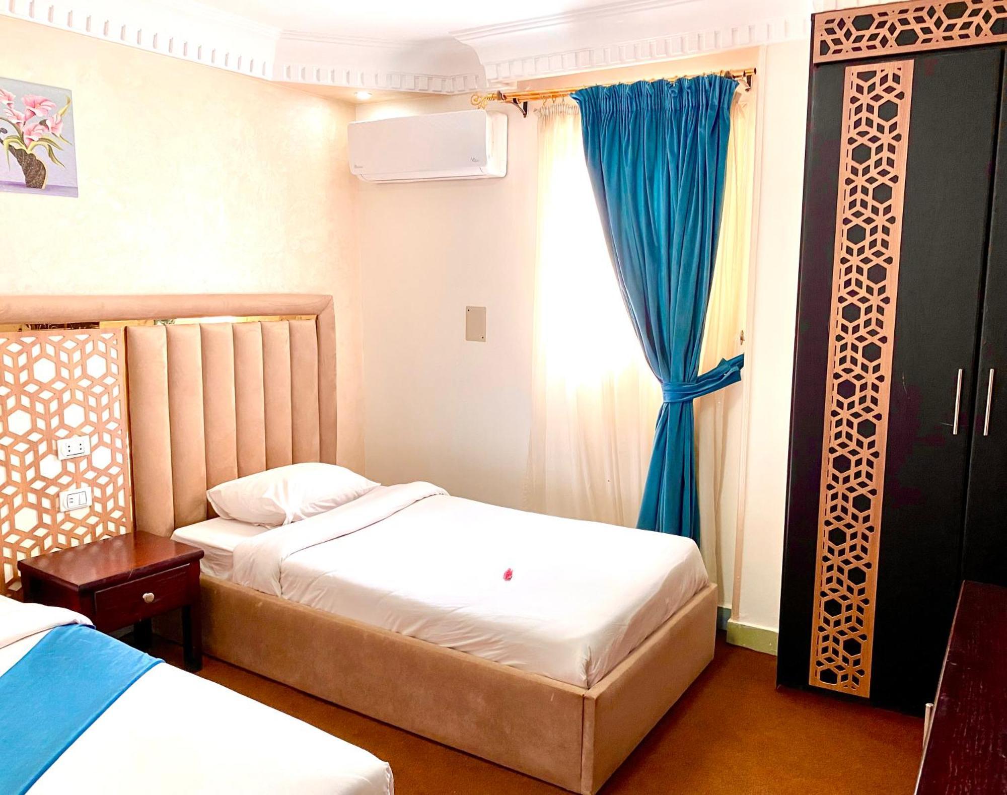 Golden Pyramids Inn Kafret el-Gabal エクステリア 写真