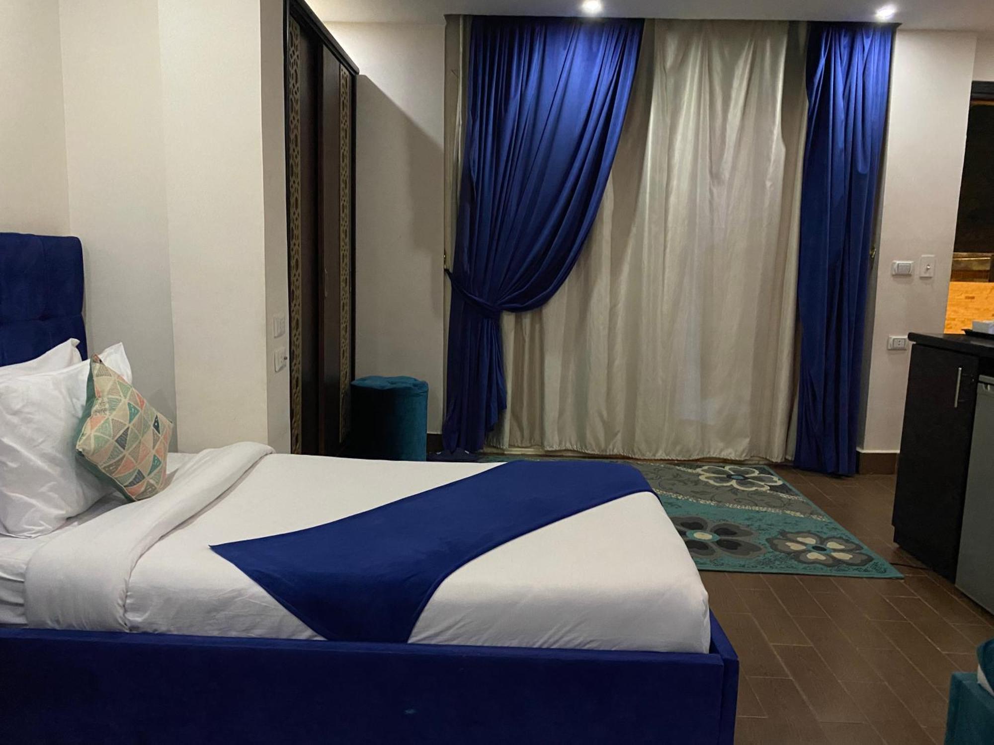 Golden Pyramids Inn Kafret el-Gabal エクステリア 写真