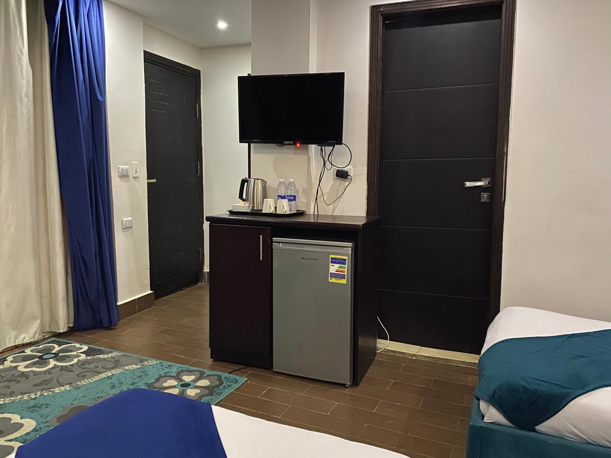 Golden Pyramids Inn Kafret el-Gabal エクステリア 写真