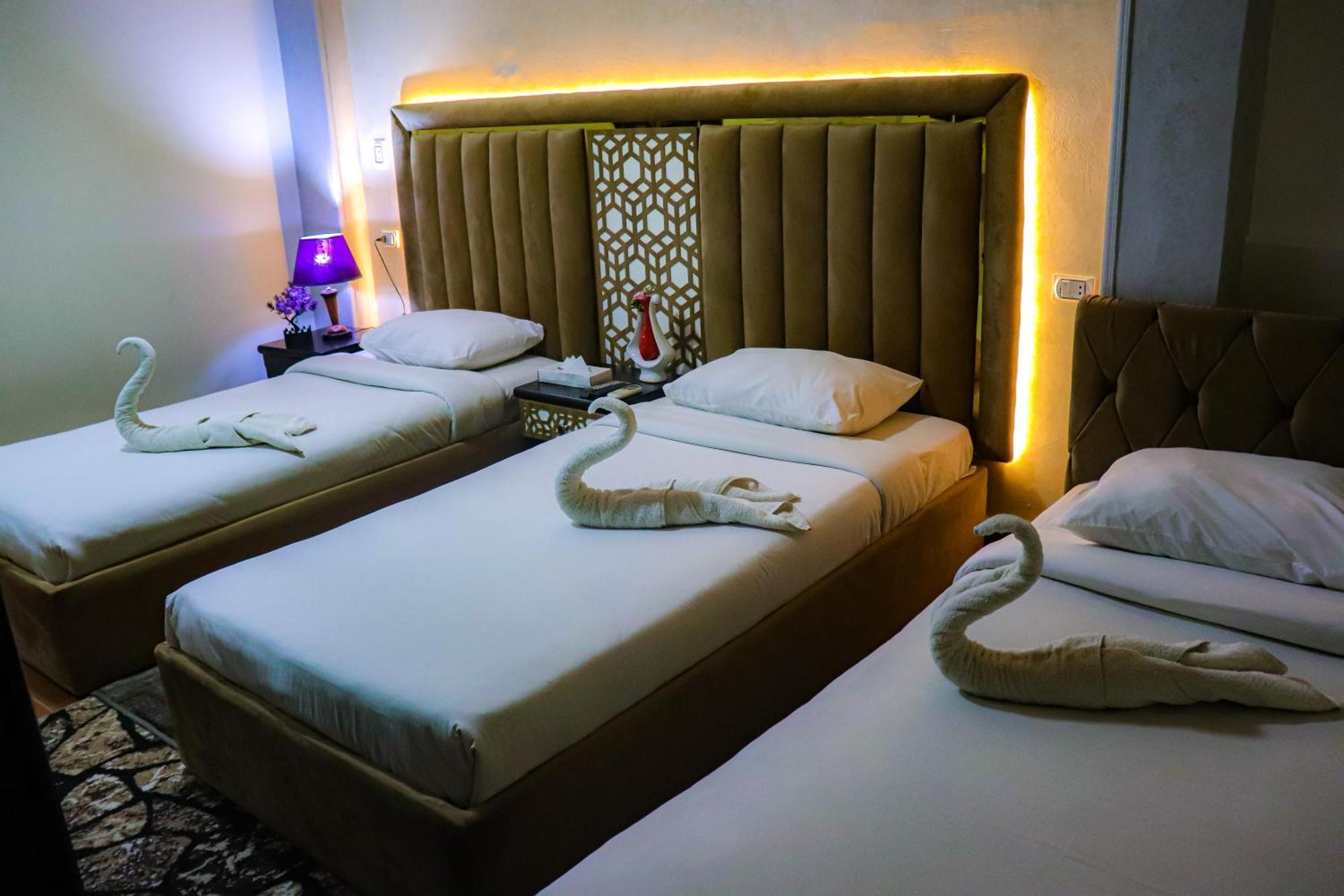 Golden Pyramids Inn Kafret el-Gabal エクステリア 写真