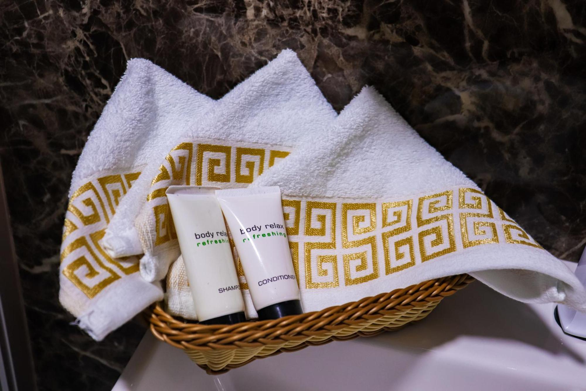 Golden Pyramids Inn Kafret el-Gabal エクステリア 写真