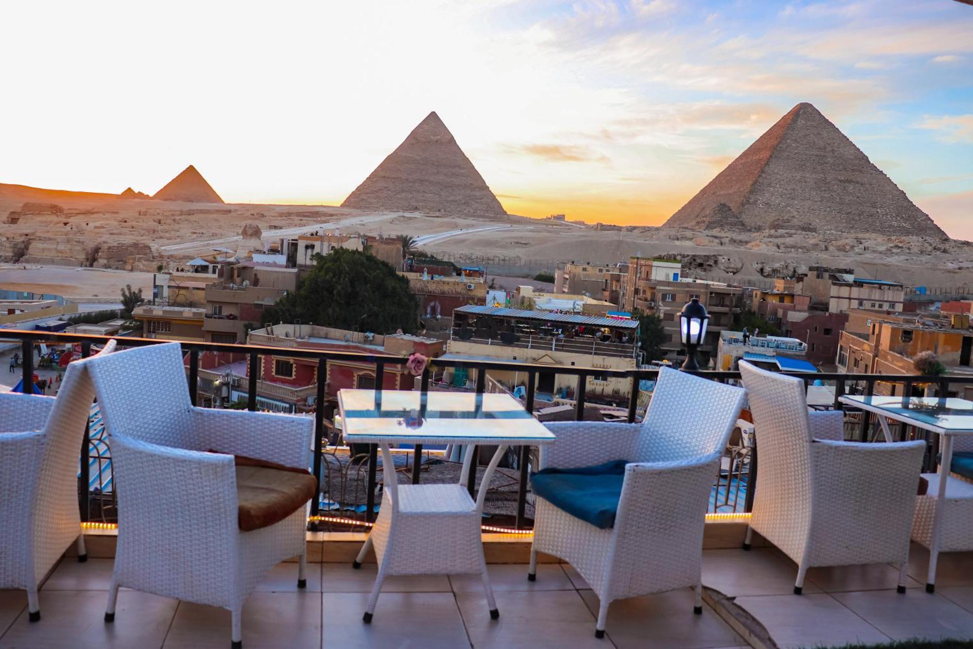 Golden Pyramids Inn Kafret el-Gabal エクステリア 写真