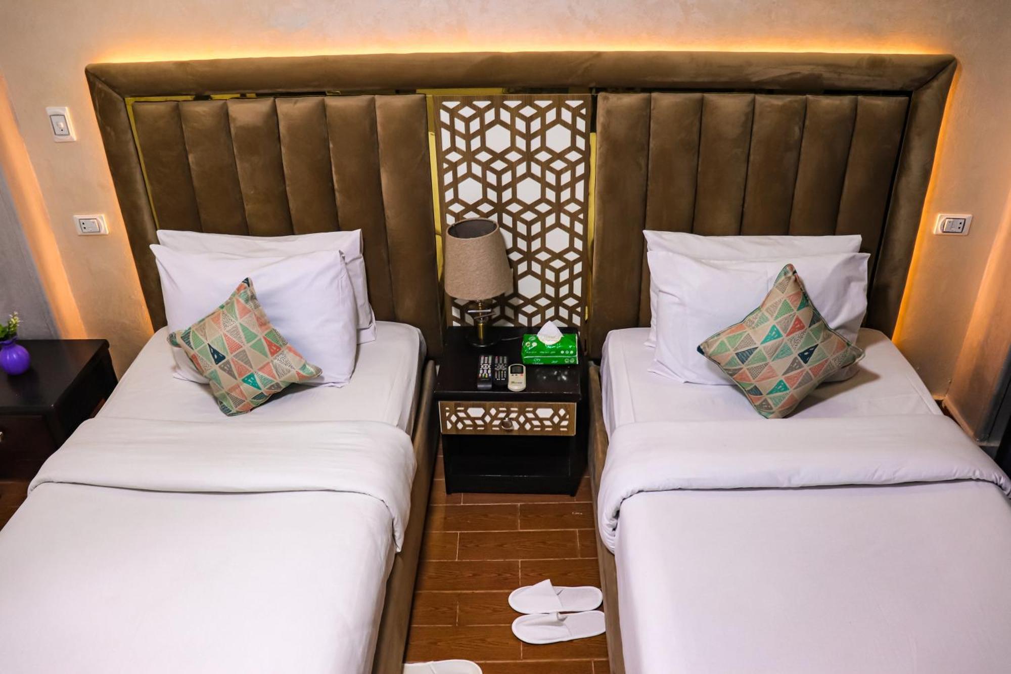 Golden Pyramids Inn Kafret el-Gabal エクステリア 写真