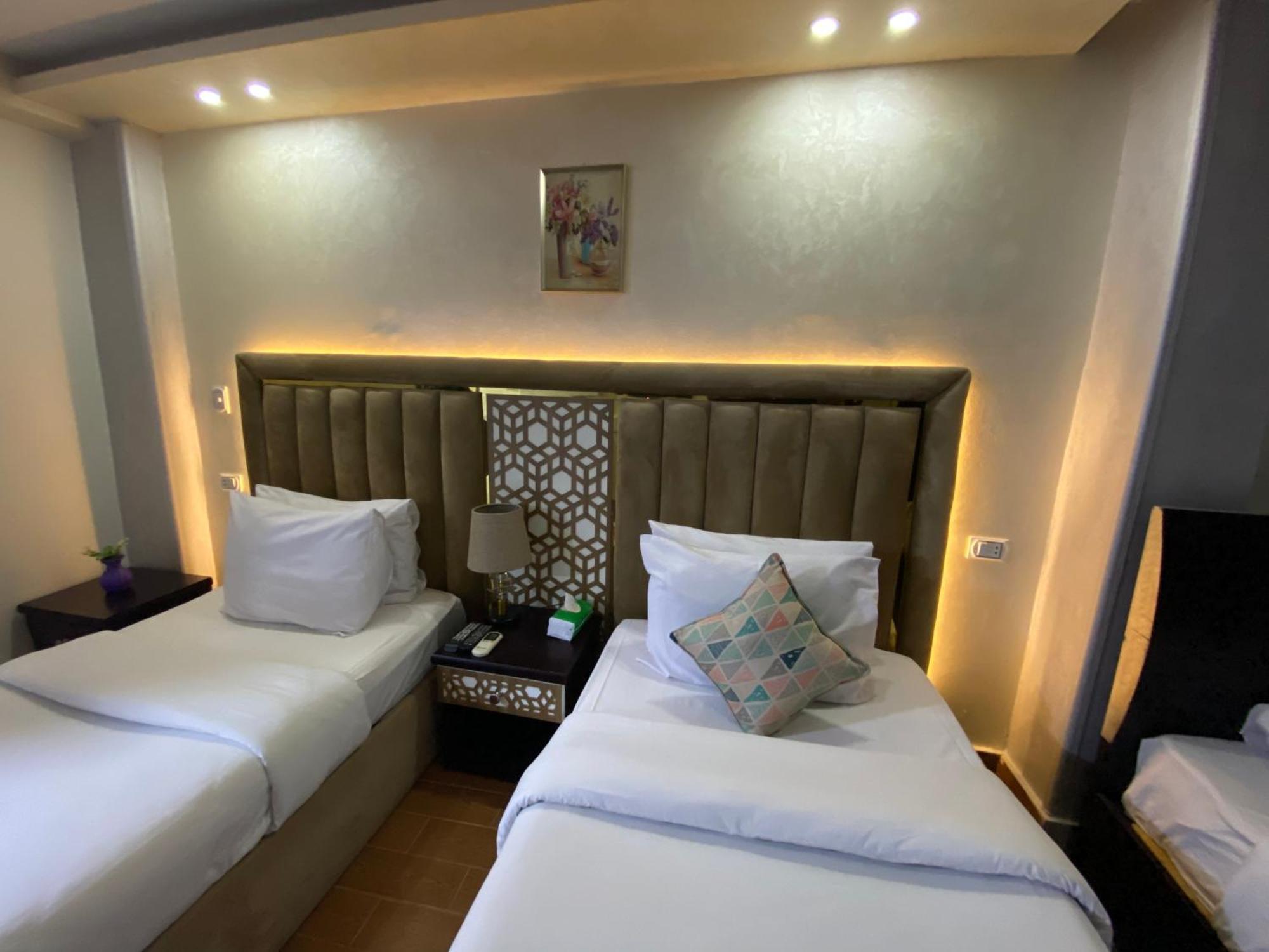 Golden Pyramids Inn Kafret el-Gabal エクステリア 写真