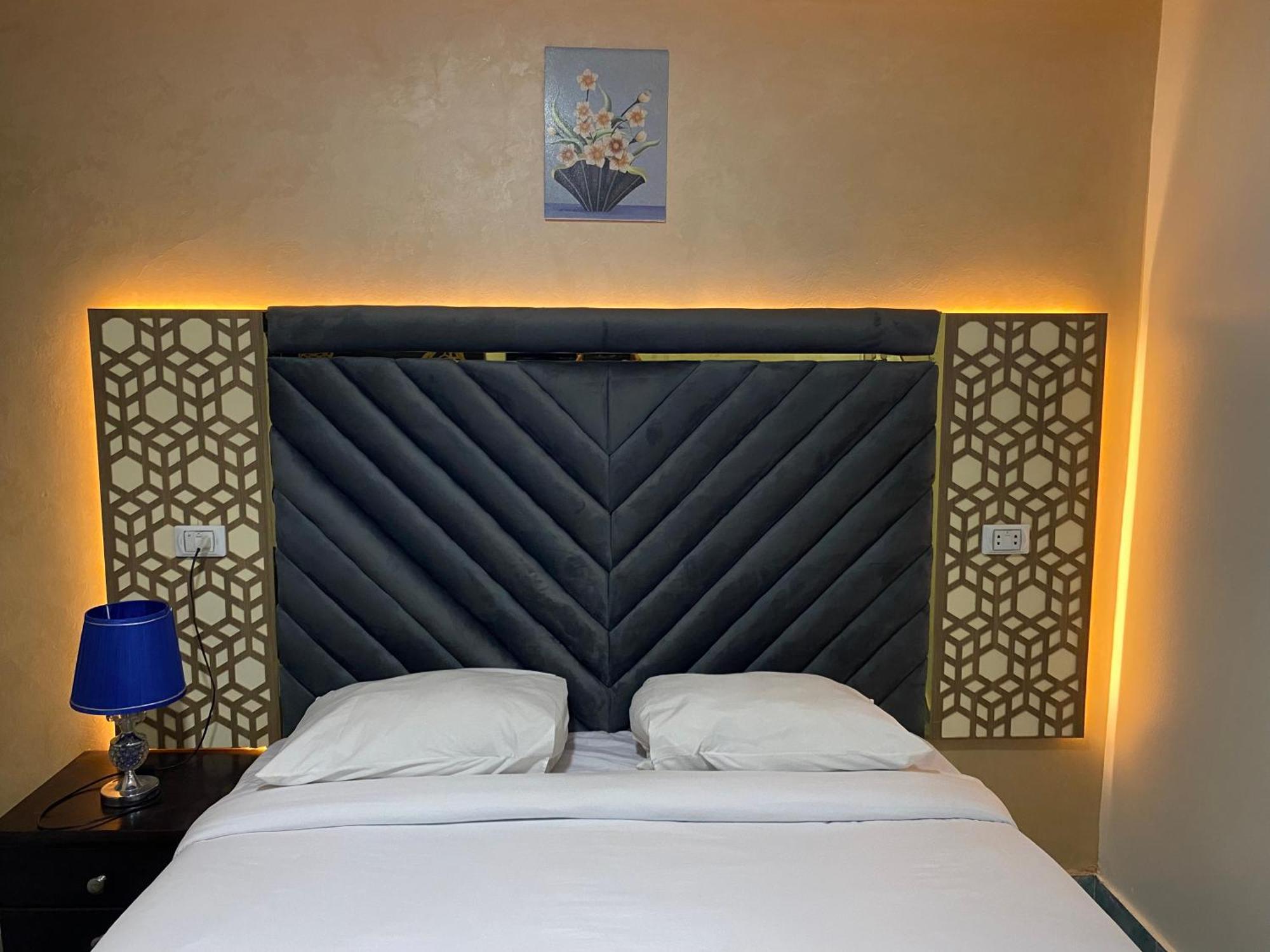 Golden Pyramids Inn Kafret el-Gabal エクステリア 写真
