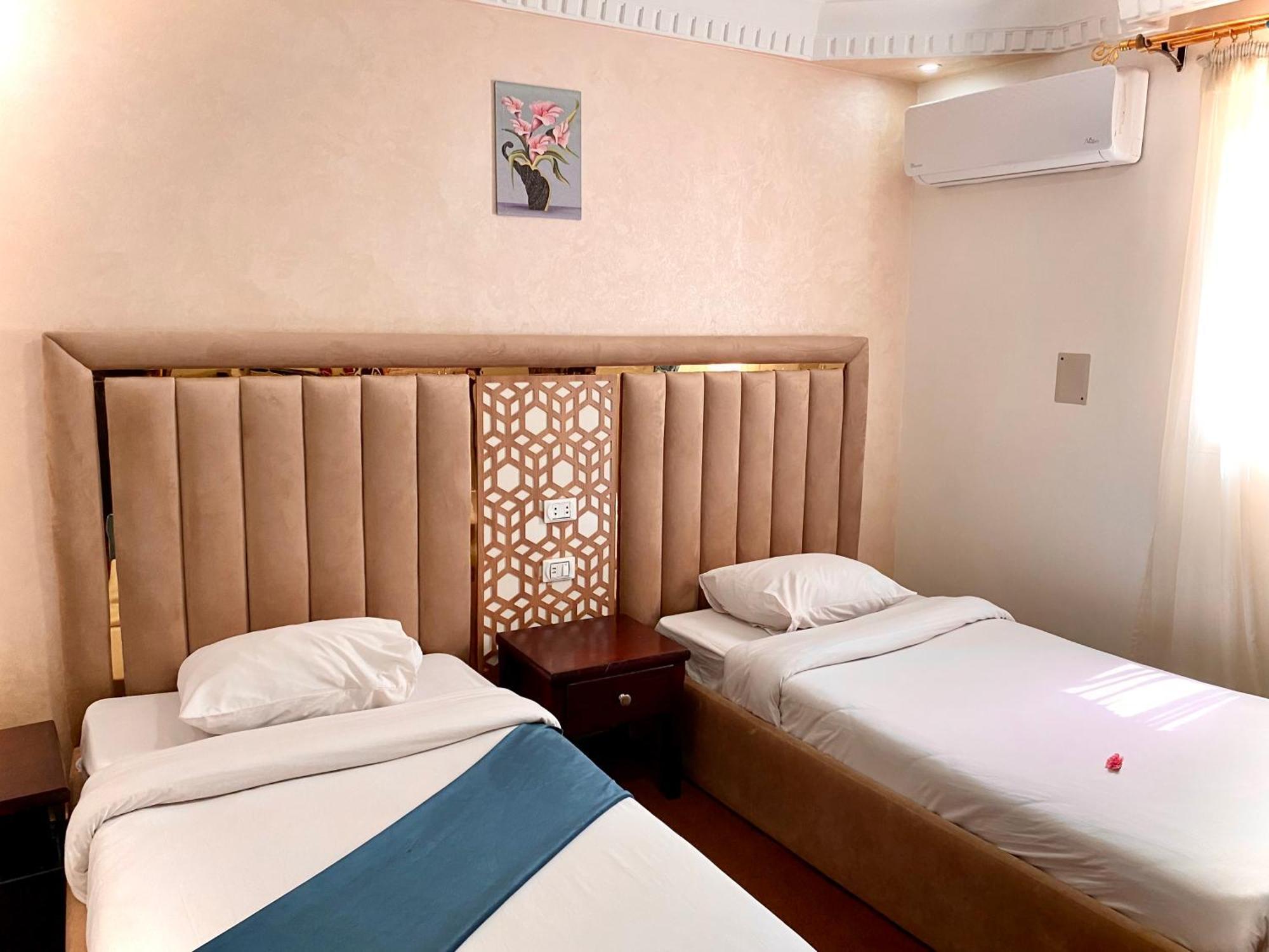 Golden Pyramids Inn Kafret el-Gabal エクステリア 写真